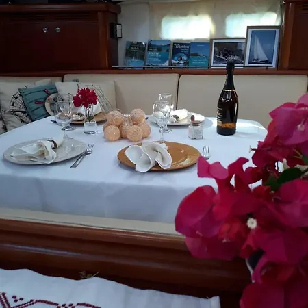 Botel Regina Del Mare Genoa